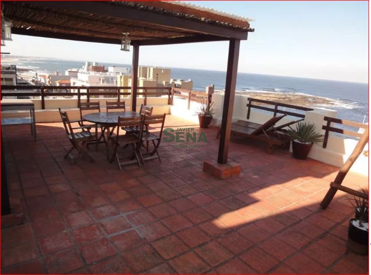 Alquiler de apartamento en la Peninsula, 3 dormitorios, 2 baños, con balcon.