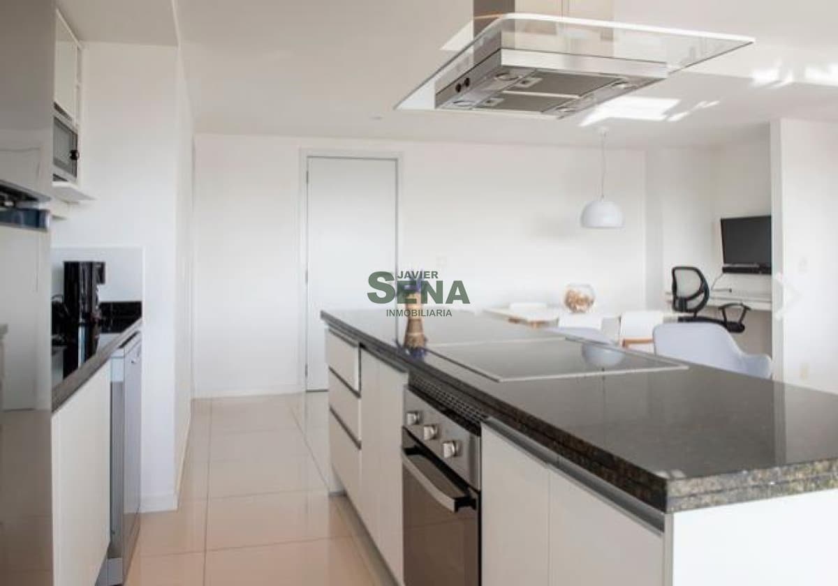 Venta de apartamento en la Brava, 3 dormitorios, 2 baños,  con todas las amenities.