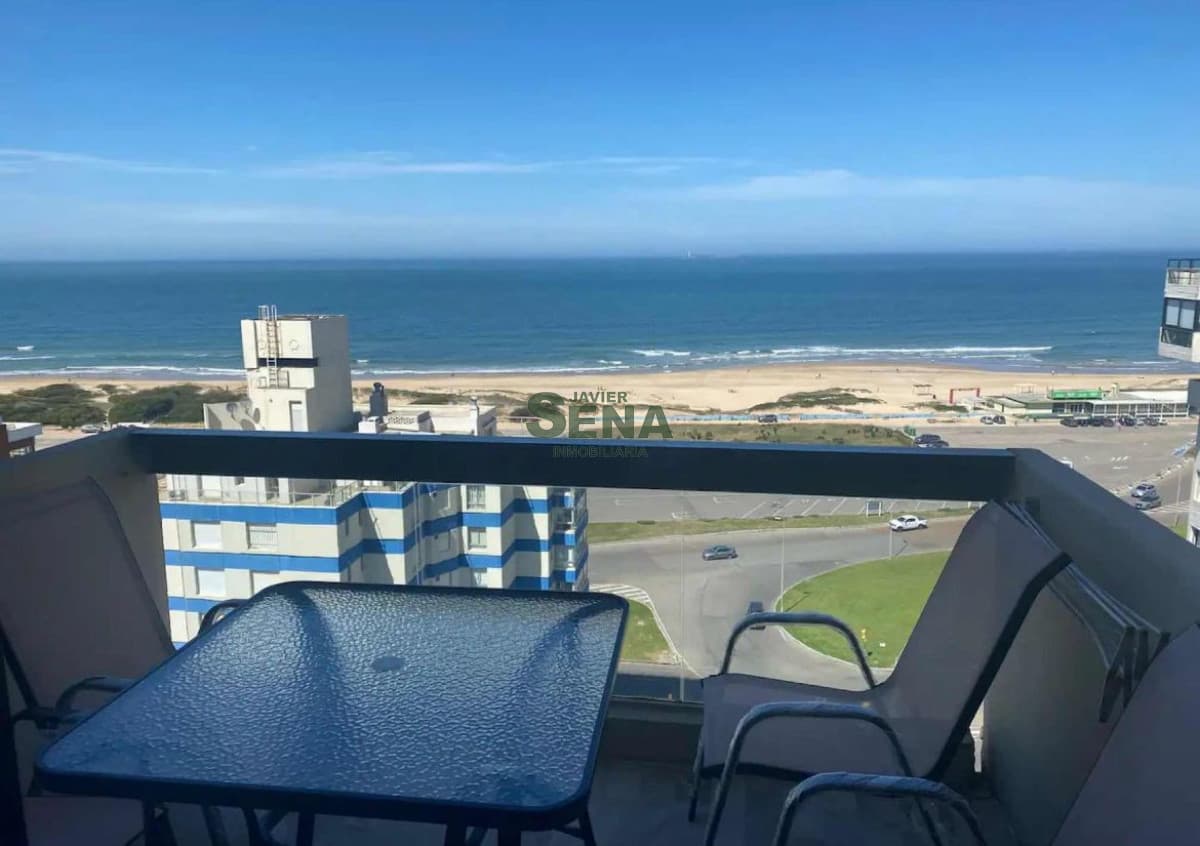 Alquiler apto en Brava, con 3 dormi, 2 baños, gran vista y terraza al mar
