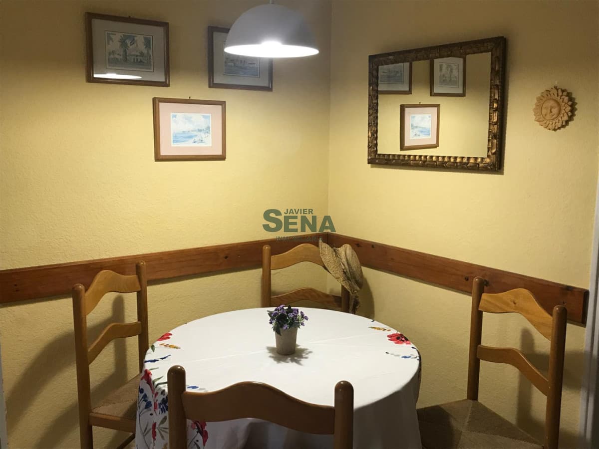 Venta de apartamento en Mansa, 2 dormi, baño, muy iluminado con estacionamiento