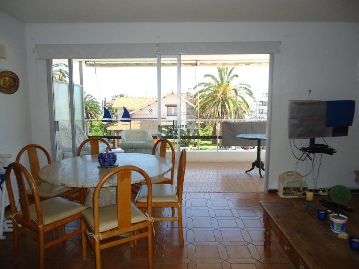 Venta y alquiler apartamento en la peninsula, 2 dormitorios, 2 baños, balcon.