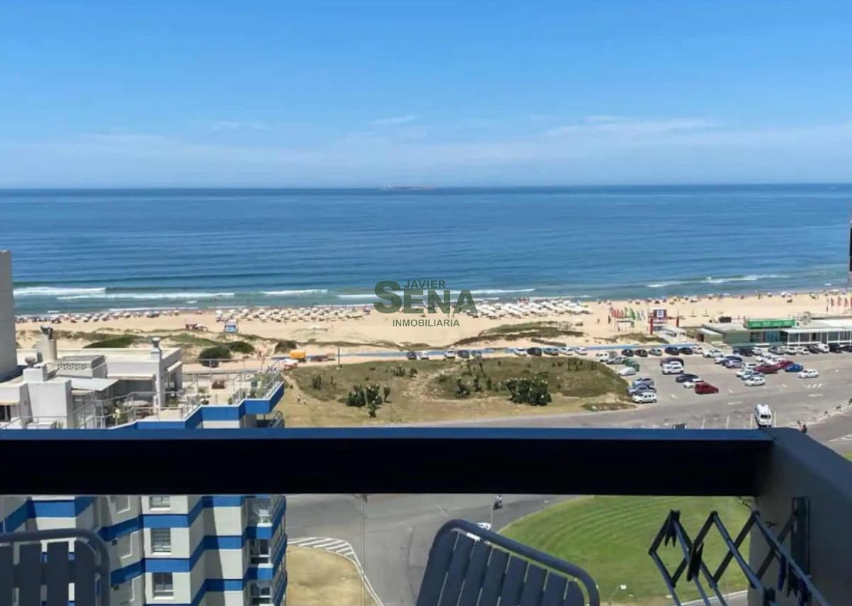 Alquiler apto en Brava, con 3 dormi, 2 baños, gran vista y terraza al mar