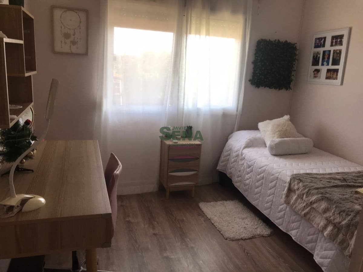 Venta de hermosa casa de 220 m2 en Lausana 3 dorm, 2 baños, buena construccion.