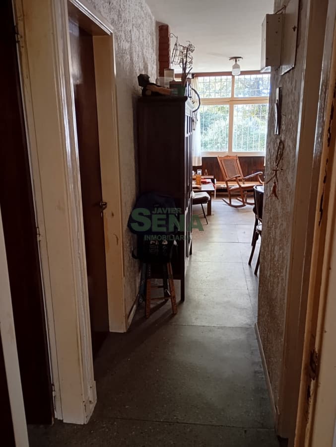 Venta de casa en Cantegril de 3 dorm, 2 baños, con apartamento al fondo.
