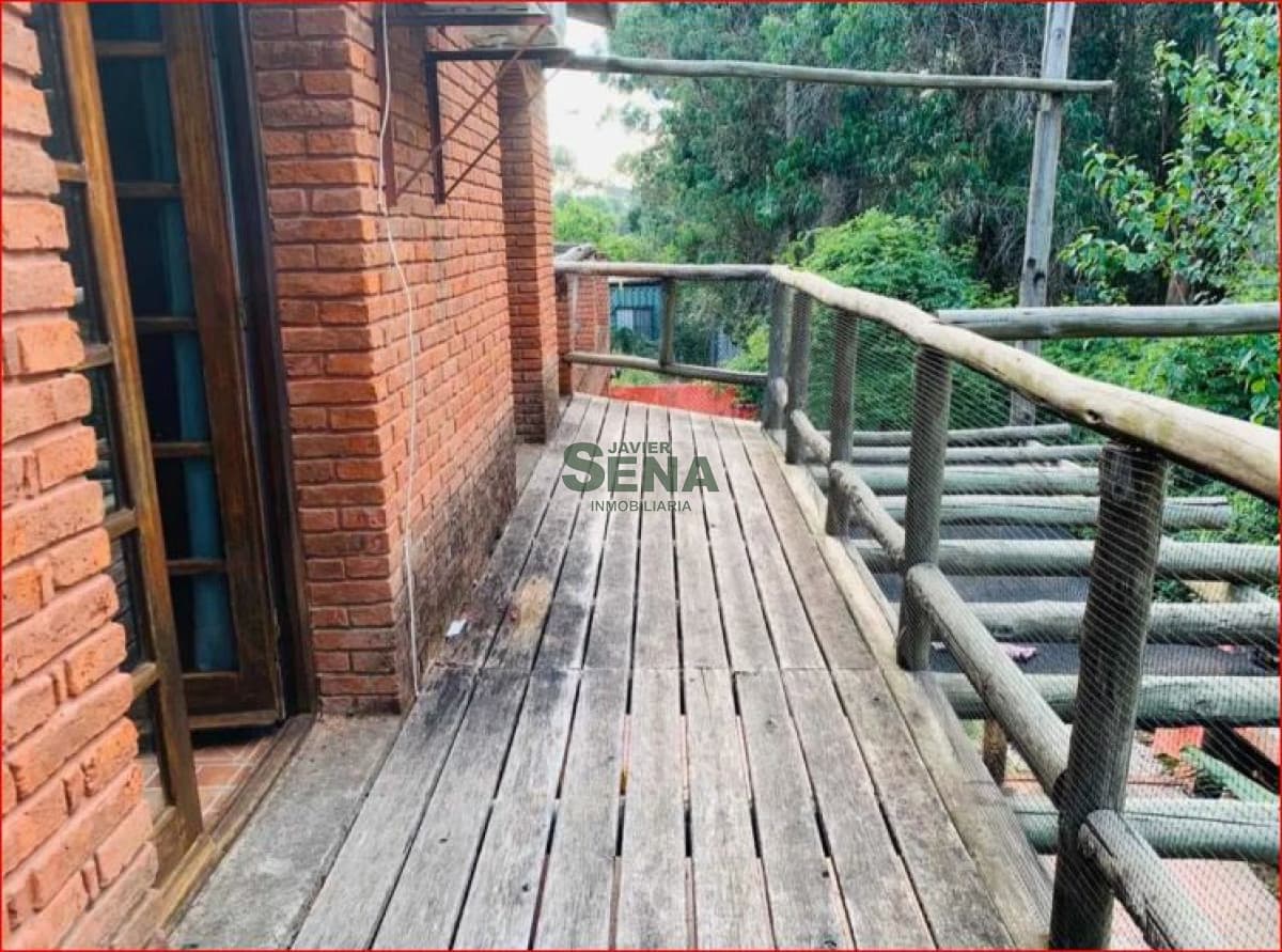 Alquiler de casa en Jardines de Cordoba, 4 dormitorios, 3 baños, buen parque.