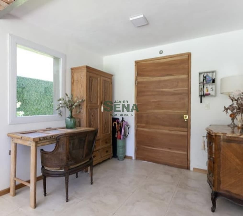 Alquiler de casa en Rincon del Indio, 5 dormitorios, 4 baños, piscina, gran chalet, cerca del mar.