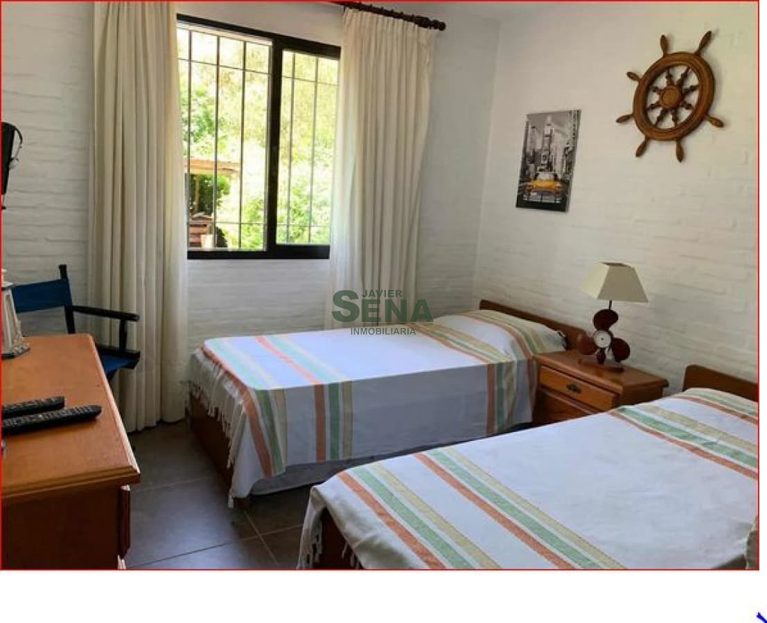 Alquiler de casa en Pinares, 3 dormitorios, 2 baños, piscina, cerca del mar.
