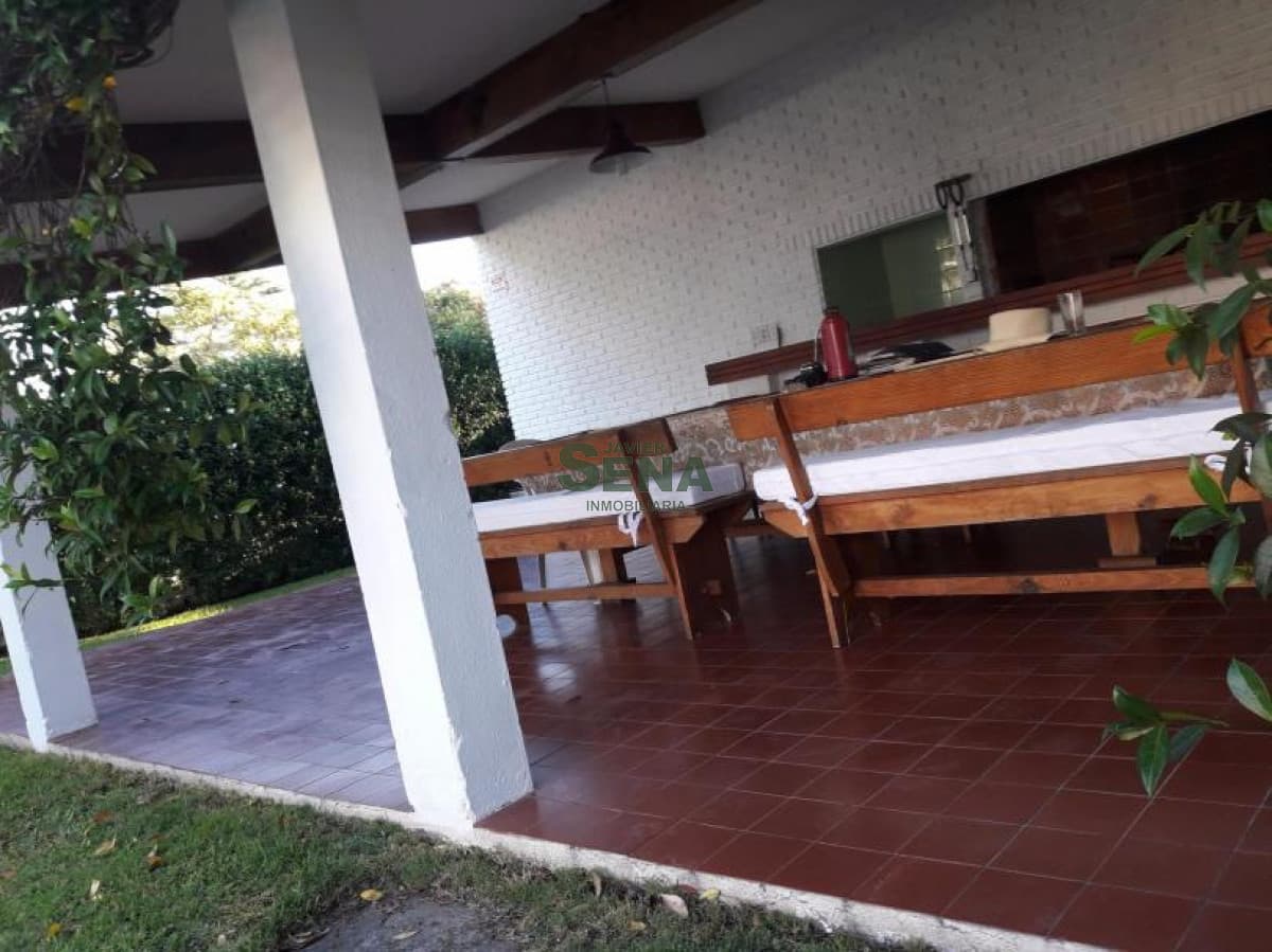 Alquiler de casa en la Mansa, gran chalet, 4 dormitorios, 3 baños, cerca del mar.