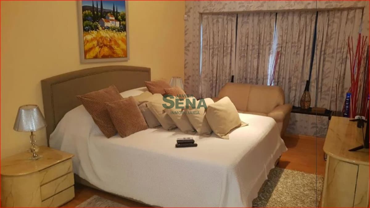 Venta y alquiler casa en Cantegril, 5 dormit, 9 baños, piscina, buen terreno.