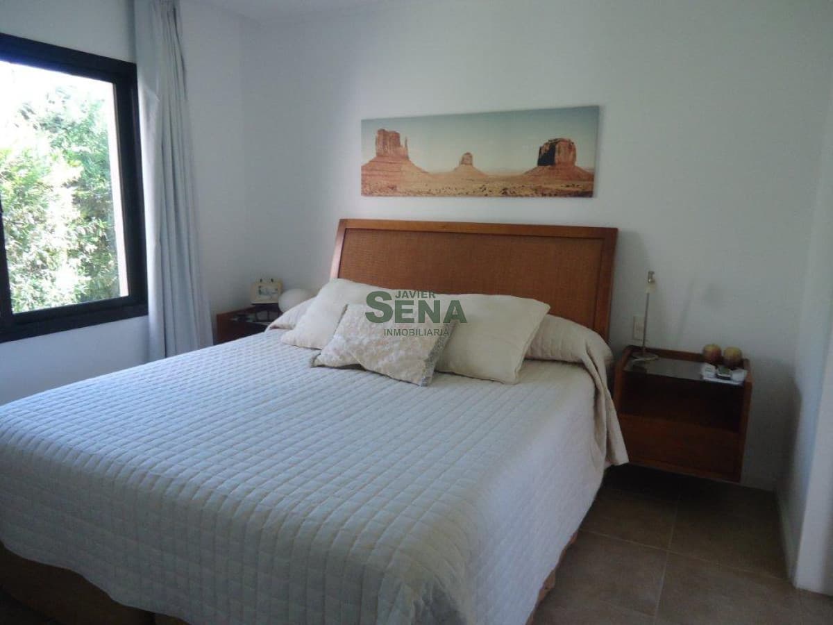 Venta de casa en Pinares, 3 dormitorios, 2 baños, cerca del mar.