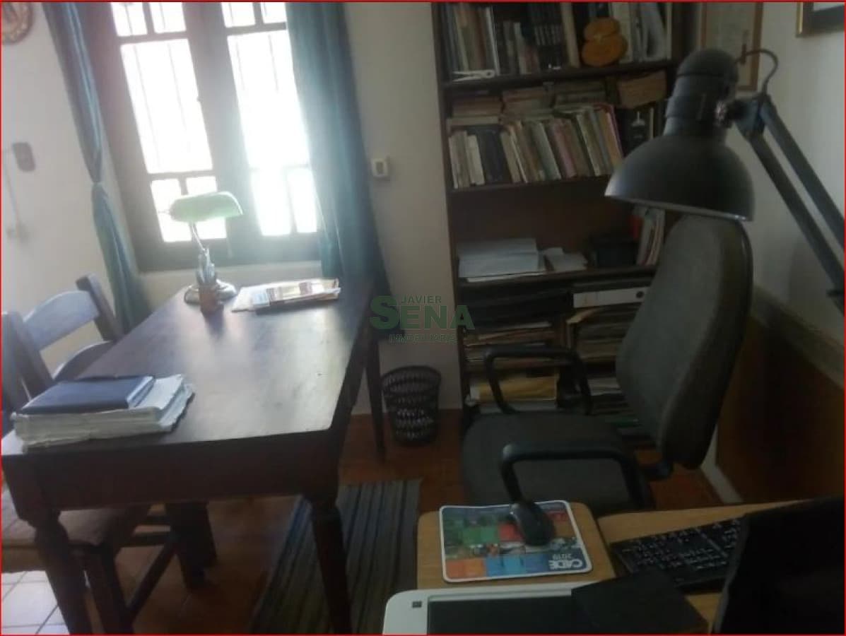 Venta de casa en Pocitos, 3 dormitorios, 2 baños, lindo lugar.