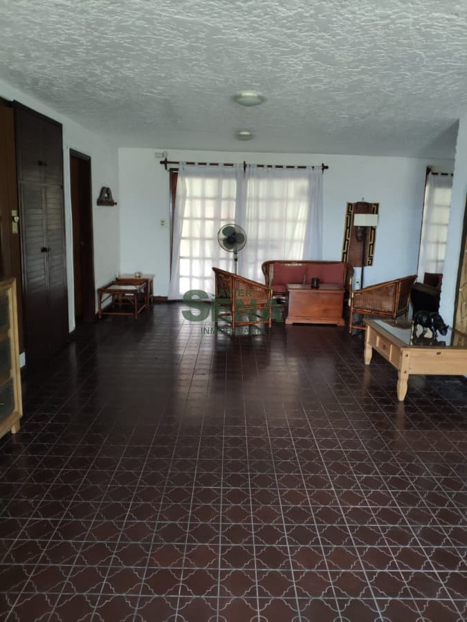 Venta y alquiler de cabaña en Pinares, 5 dormitorio, 3 baños, lindo lugar.