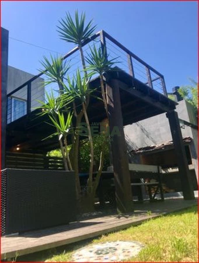 Alquiler casa Rincon del Indio, 3 dormitorios, 2 baños, parque cerca del mar.