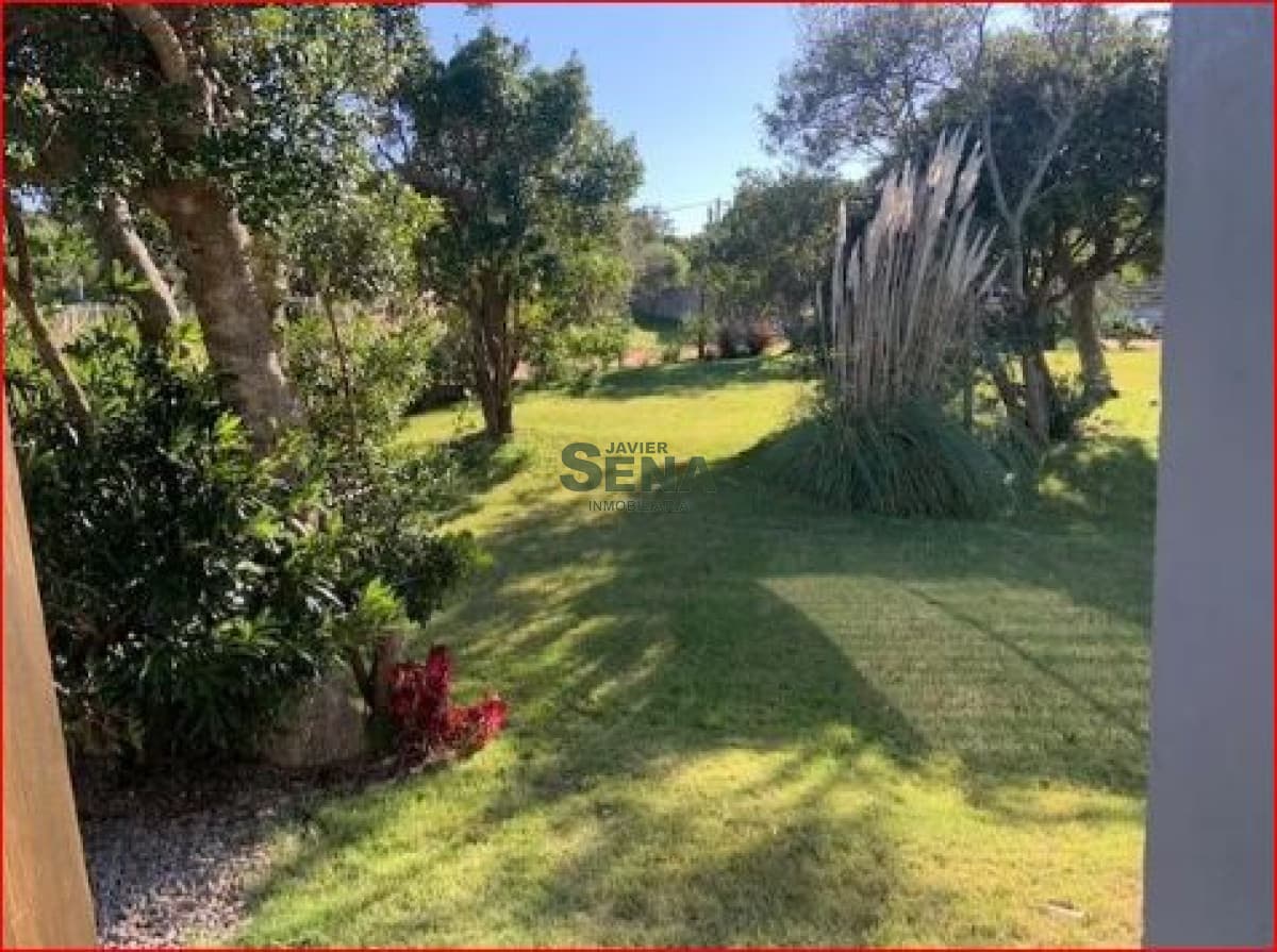 Venta de casa en las Grutas, 2 dormitorios, 2 baños, linda vista y buena construccion.