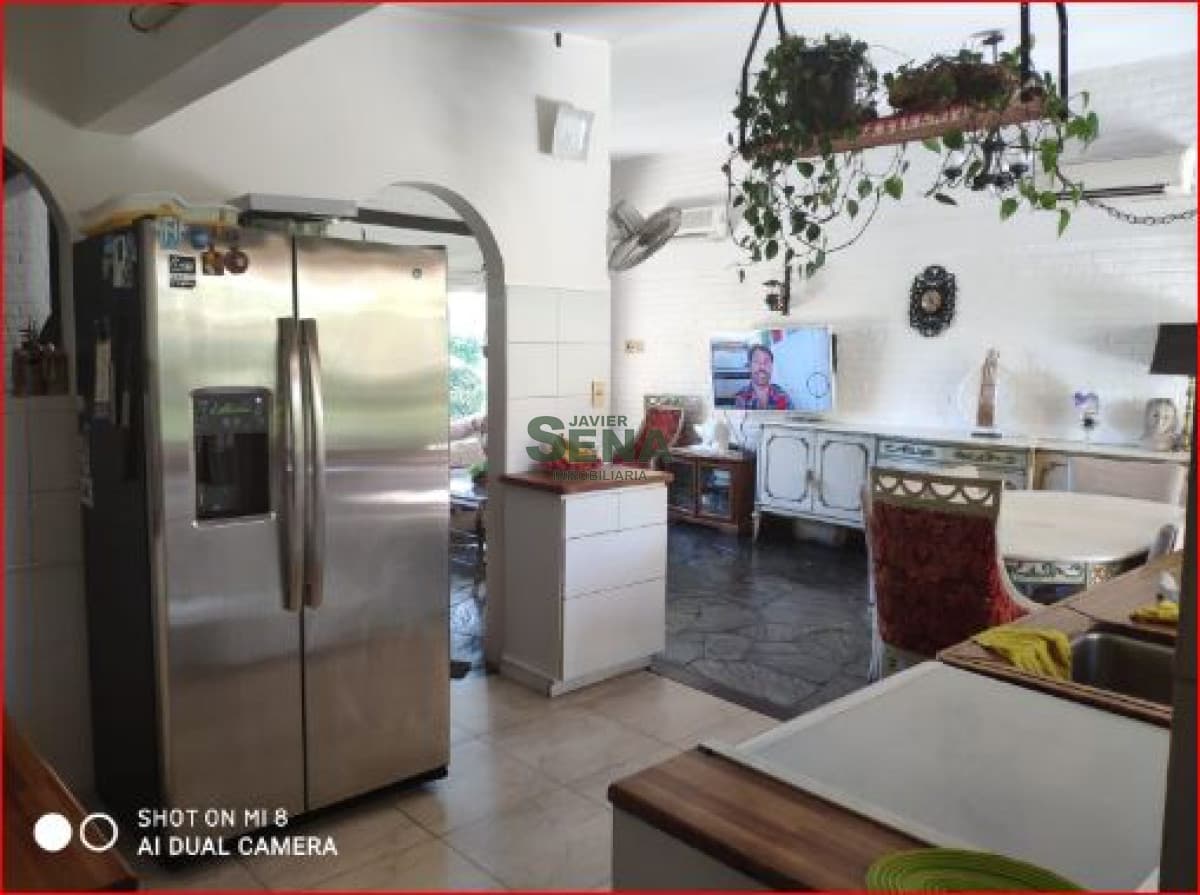 Venta y alquiler Casa en Pinares, 4 Dormitorios,  3 Baños, parque, cerca del Mar