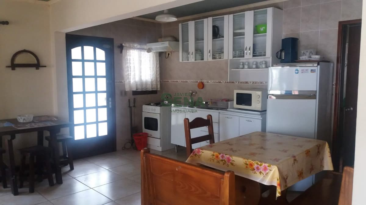 Alquiler casa en la barra, 4 dormitorios, 4 baños, ideal para pasarla bien.