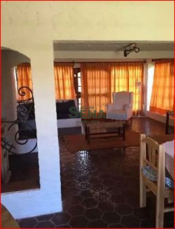 Venta de casa en Pinares, 6 dormitorios, 3 baños, piscina, lindo lugar, cerca del mar.