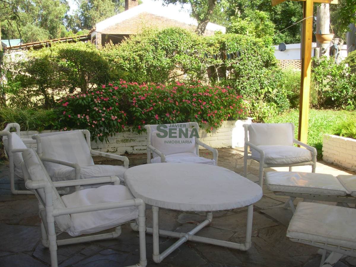 Venta y alquiler Casa en Pinares, 4 Dormitorios,  3 Baños, parque, cerca del Mar