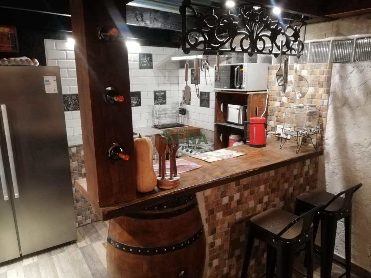 Alquiler de casa en jardines de Cordoba, 2 domitorios, 2 baños, con piscina.
