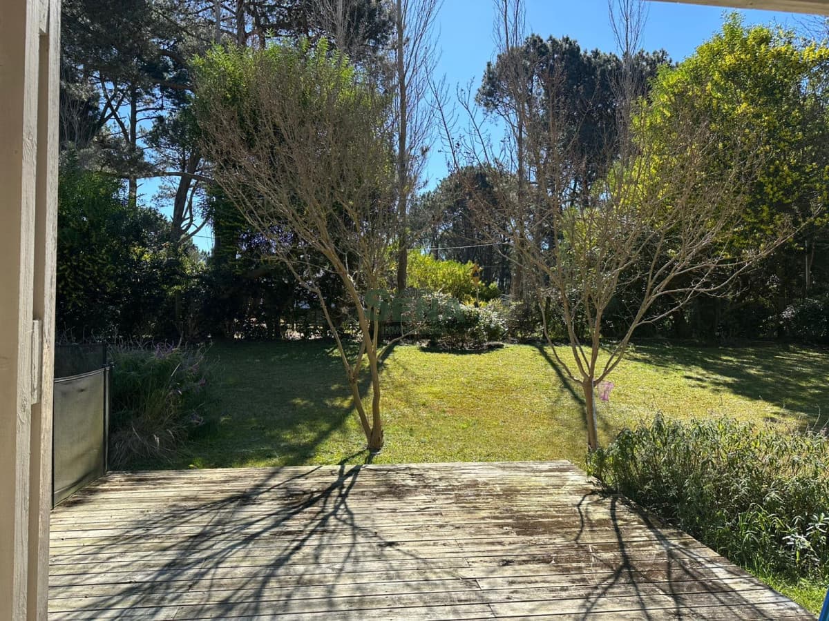 Venta de casa Club del Lago, 2 dormitorios, 2 baños, con piscina lindo parque.