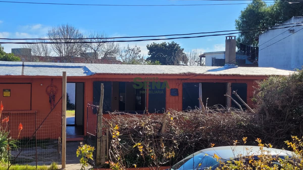 Venta de casa en Maldonado, 3 dorm más habitación con galpón.