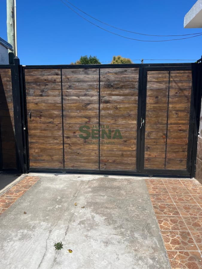 Venta de casa de 2 dormitorios, baño,  en centro de Maldonado.