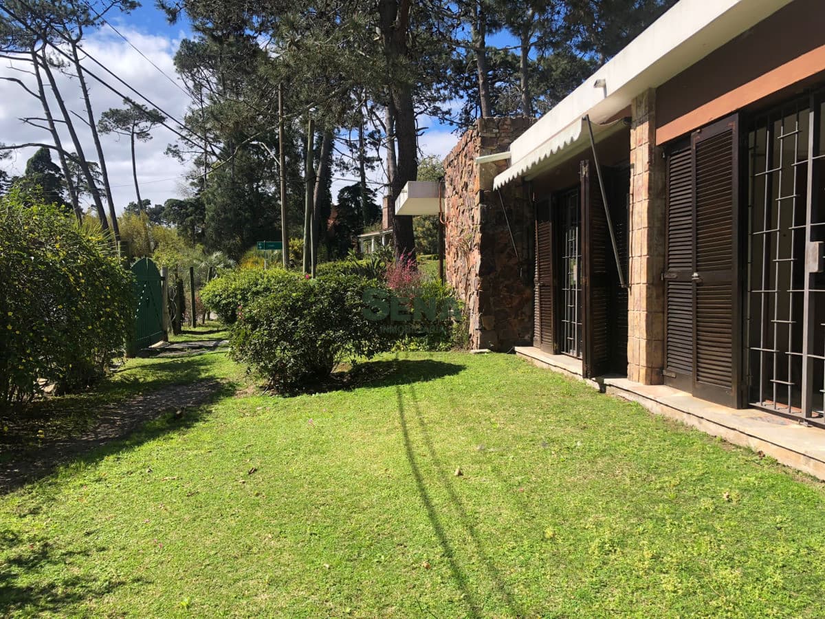 Casa en alquiler temporal 4 dormitorios, 3 baños, ideal para vacacionar.