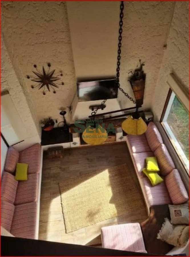 Alquiler de casa en Pinares, 3 dormitorios, 3 baños, piscina, parque y en buen estado.