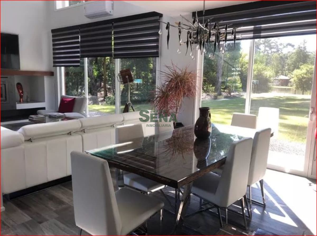 Venta y alquiler de casa en Portezuelo, 4 dormitorios, 5 baños, divino lugar.
