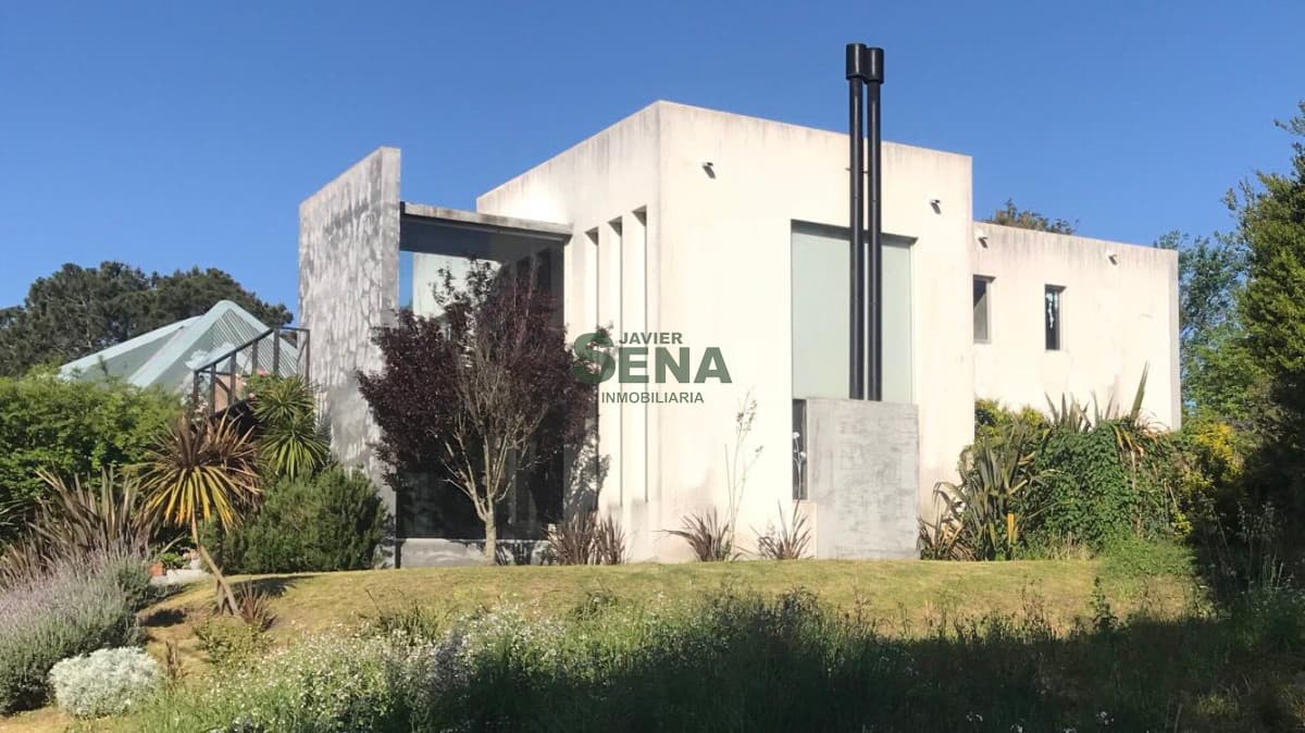 Alquiler casa Rincon del Indio, 3 dormitorios, 2 baños, parque cerca del mar.