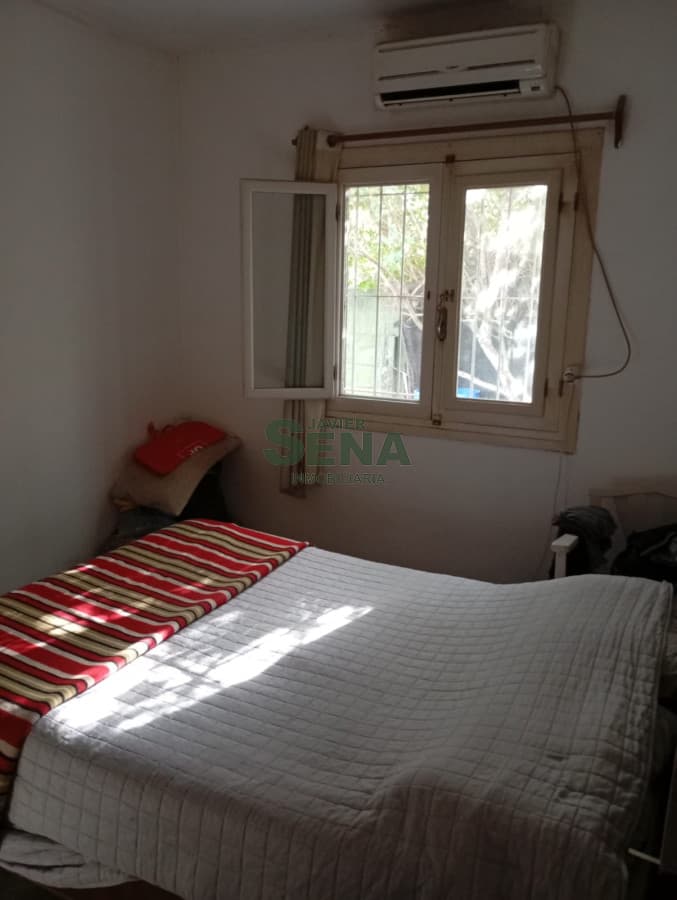 Venta de casa en Cantegril de 3 dorm, 2 baños, con apartamento al fondo.