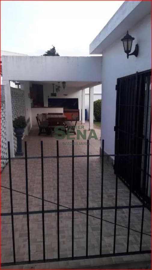 Alquiler de casa en la Mansa, 3 dormiotiors, 2 baños, cerca del mar.