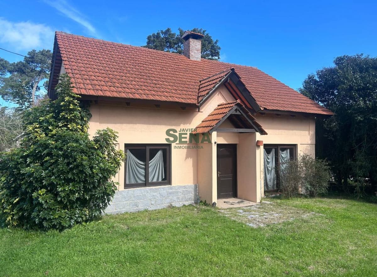 Venta de espectacular casa en Lugano  4 dormitorios y 3 baños ideal familia