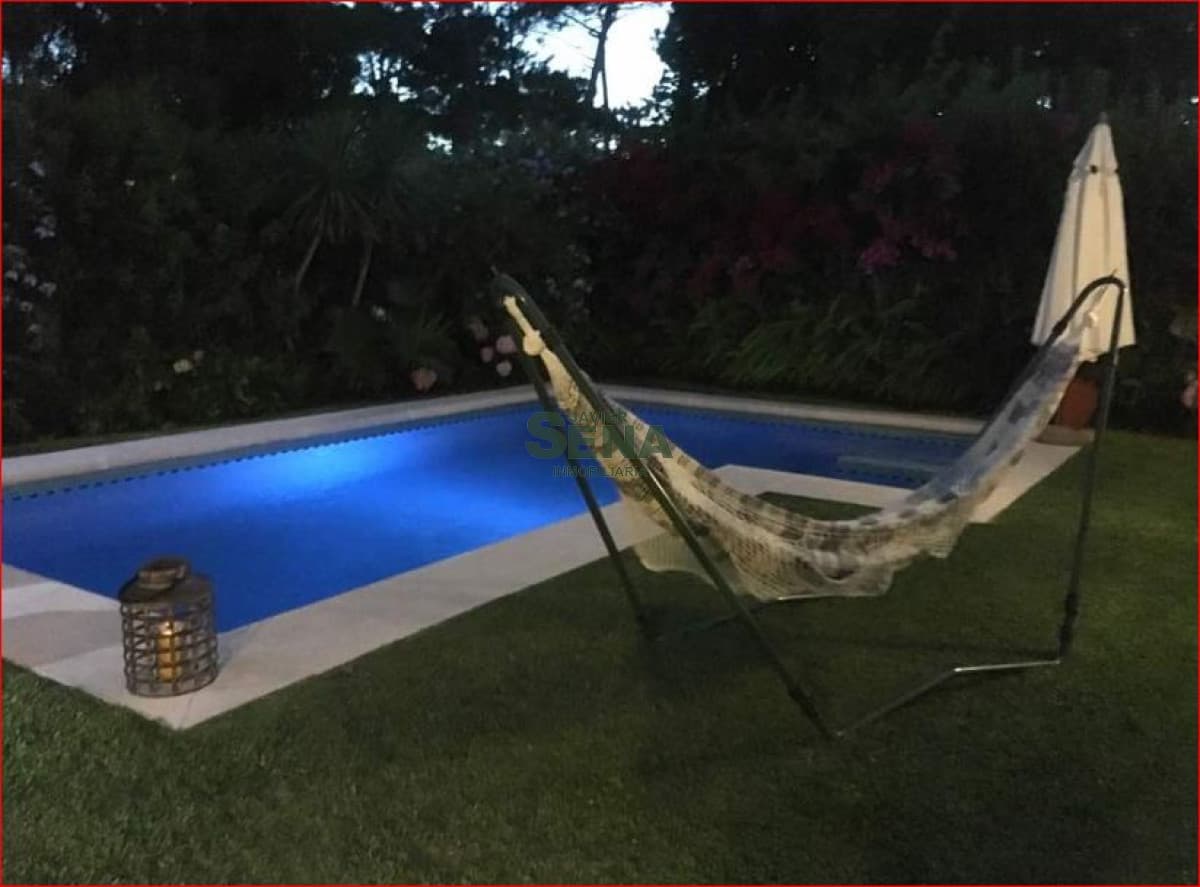 Alquiler de casa en la mansa, 4 dormitorios, 3 baño, piscina, cerca del mar.