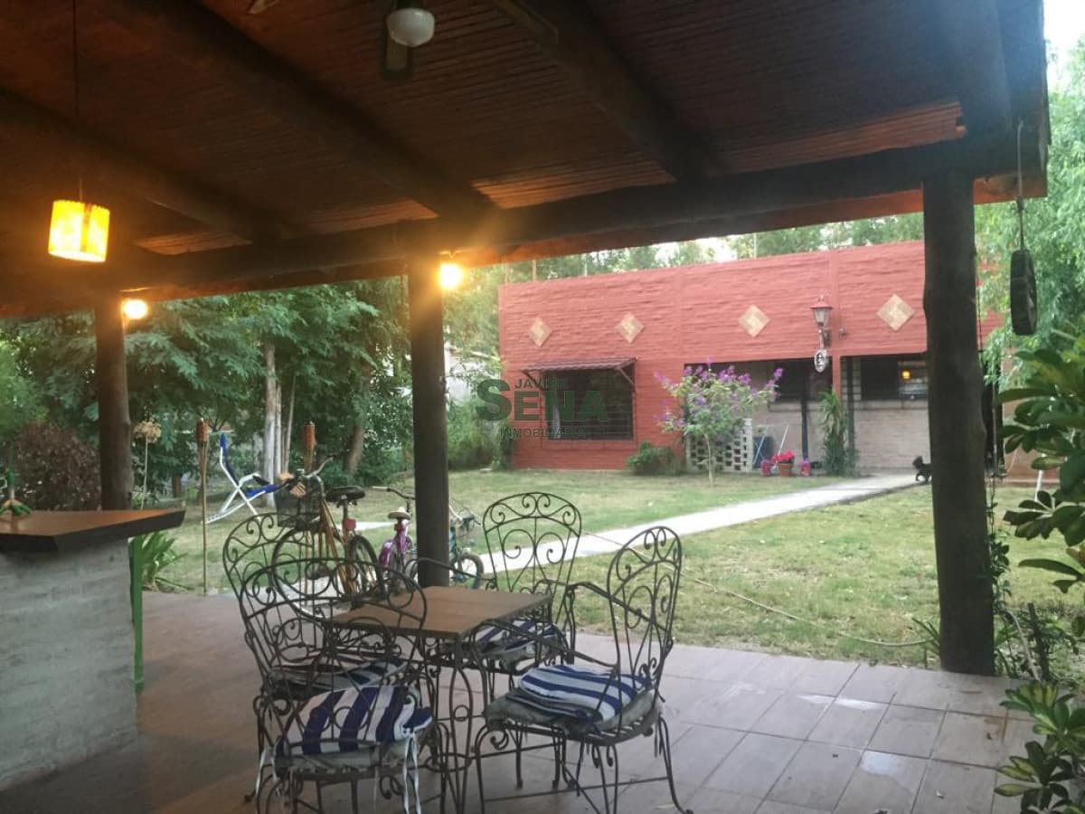 Venta de casa en Balneario Solis, 2 dormitorios, 3 baños, lindo lugar.