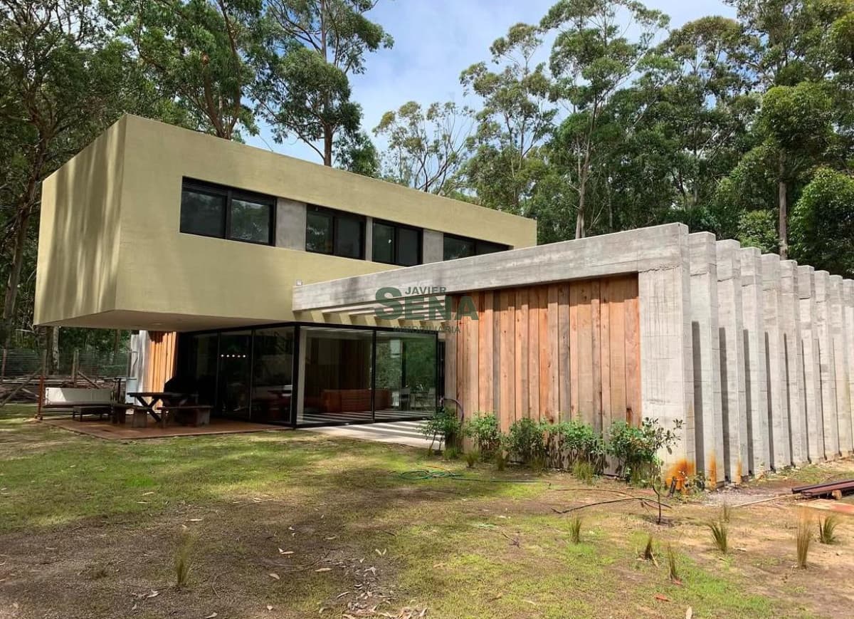 Venta de casa Design Village Solanas, de 5 dormitorios en Solanas con amenities