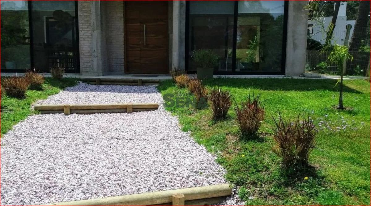 Alquiler de casa en San Rafael, 4 dormitorios, 3 baños, gran lugar.