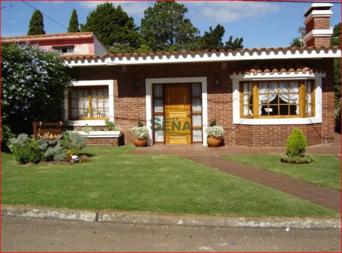 Venta de casa en Mansa, 3 dormitorio, 3 baños, cerca del mar, muy buen chalet.