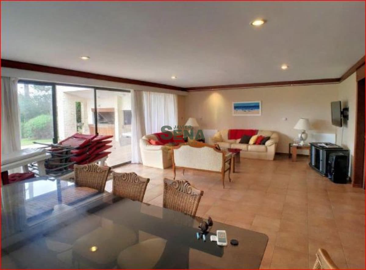 Venta de lote en la Roosevelt, son 3900m2 de tierra para construir P.H.