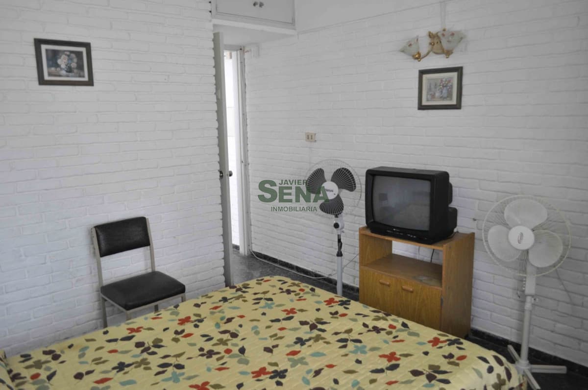 Venta y alquiler de casa en la Brava, 2 dormi, baño, a 50 mts. del Mar