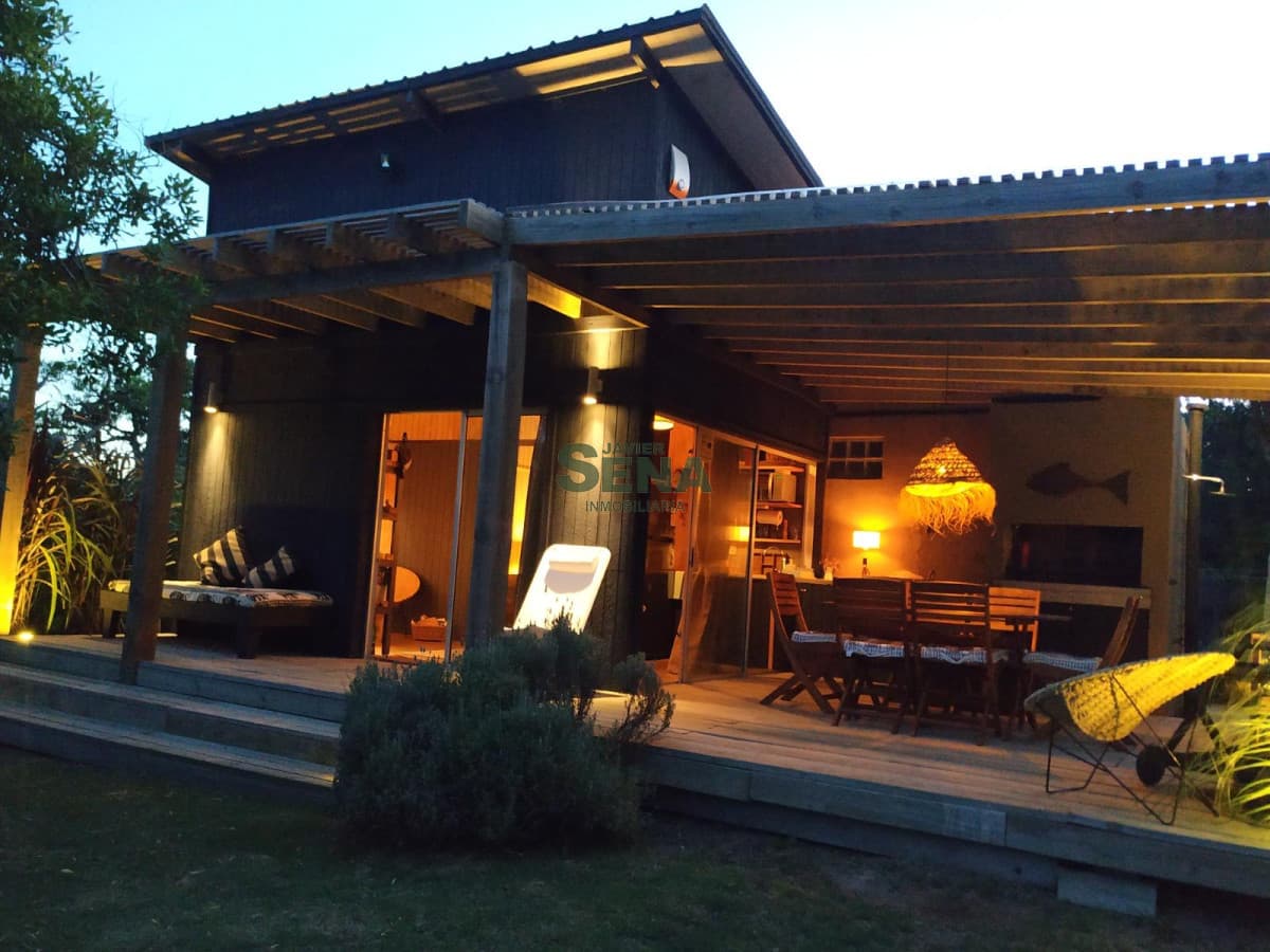 Alquiler casa en San Vicente, de 1 dormitorio, baño, barrio seguro próximo a la playa y a José Ignacio.