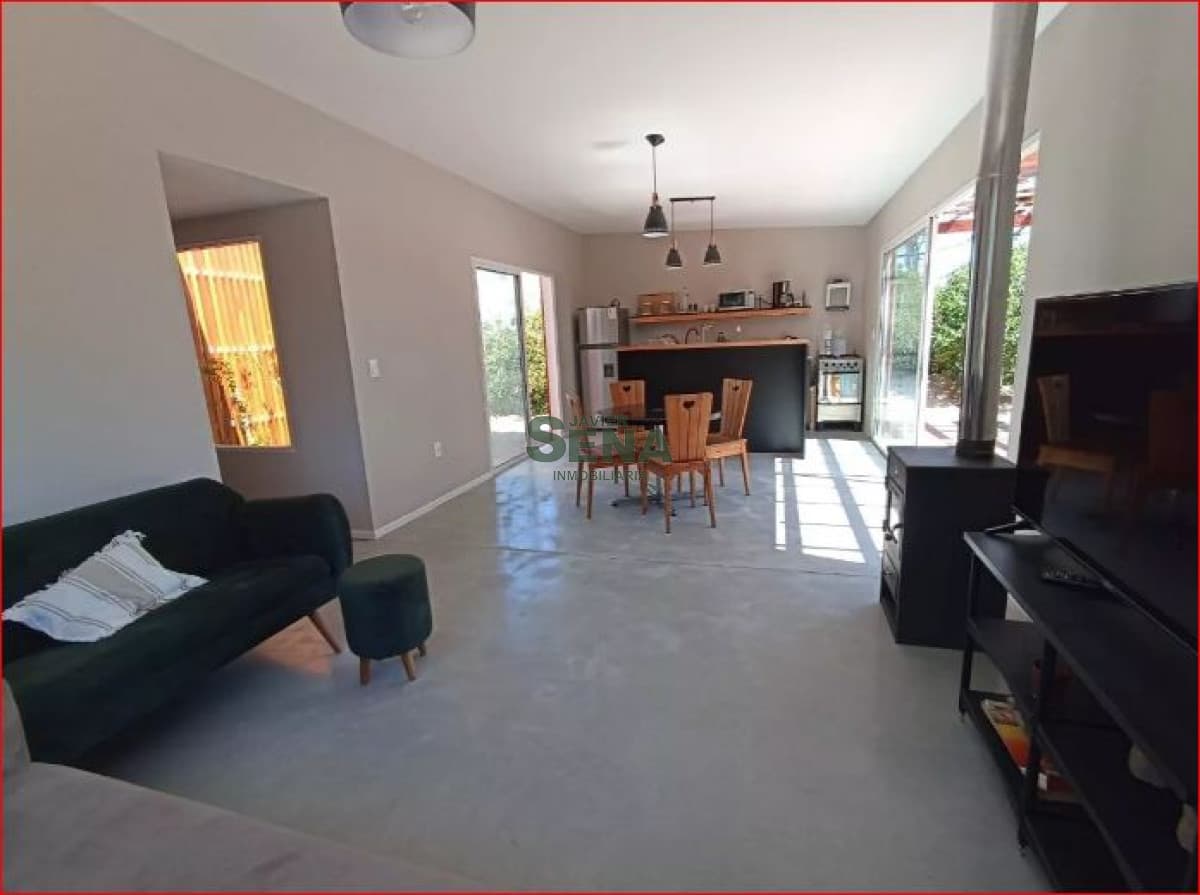Alquiler de casa en Chiuhua, 2 dormitorios, baño, lindo parque cerca del mar.