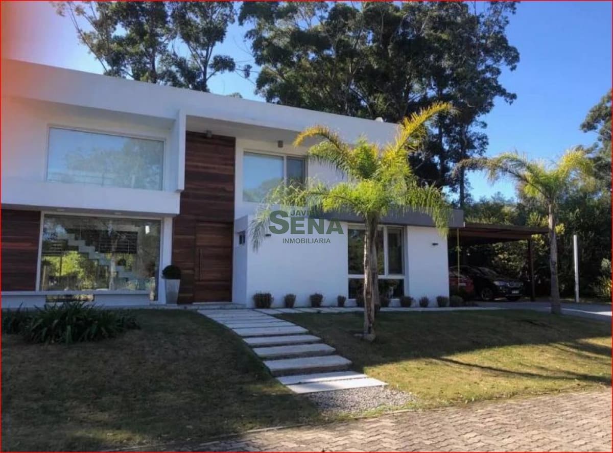 Venta y alquiler de casa en Portezuelo, 4 dormitorios, 5 baños, divino lugar.