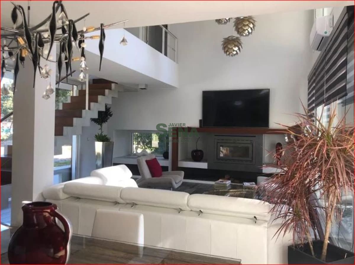 Venta y alquiler de casa en Portezuelo, 4 dormitorios, 5 baños, divino lugar.