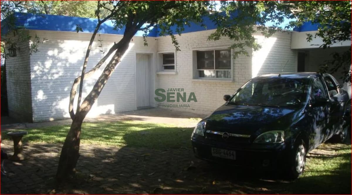 Alquiler de casa en Bervely Hils, 2 dormitorios, 2 baños, linda zona.