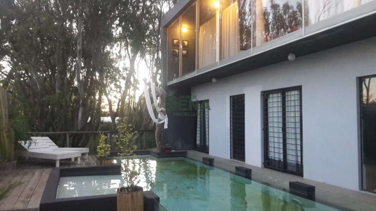 venta y alquiler de casa en Brio Buenos Aires, 4 dormitorios, 4 baños a metros del mar.
