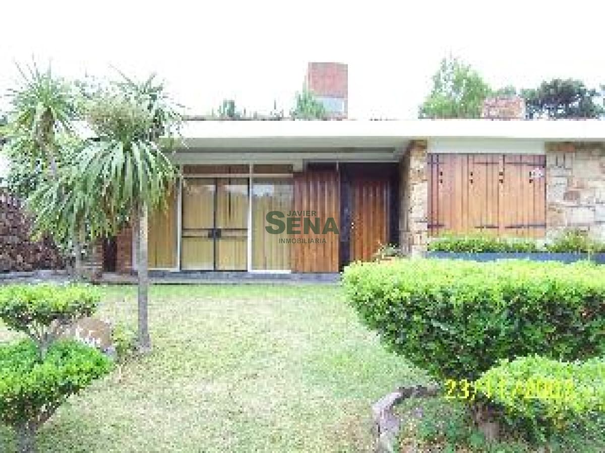 Alquiler de casa en la Mansa Lindo Chalet para pasar sus Vacaciones, 3 dormitorios, 2 baños.
