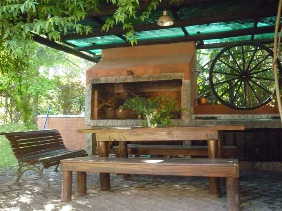 Venta y alquiler de Cabaña en Jardines de Cordoba, 4 dormitorios, cerca de colegios.