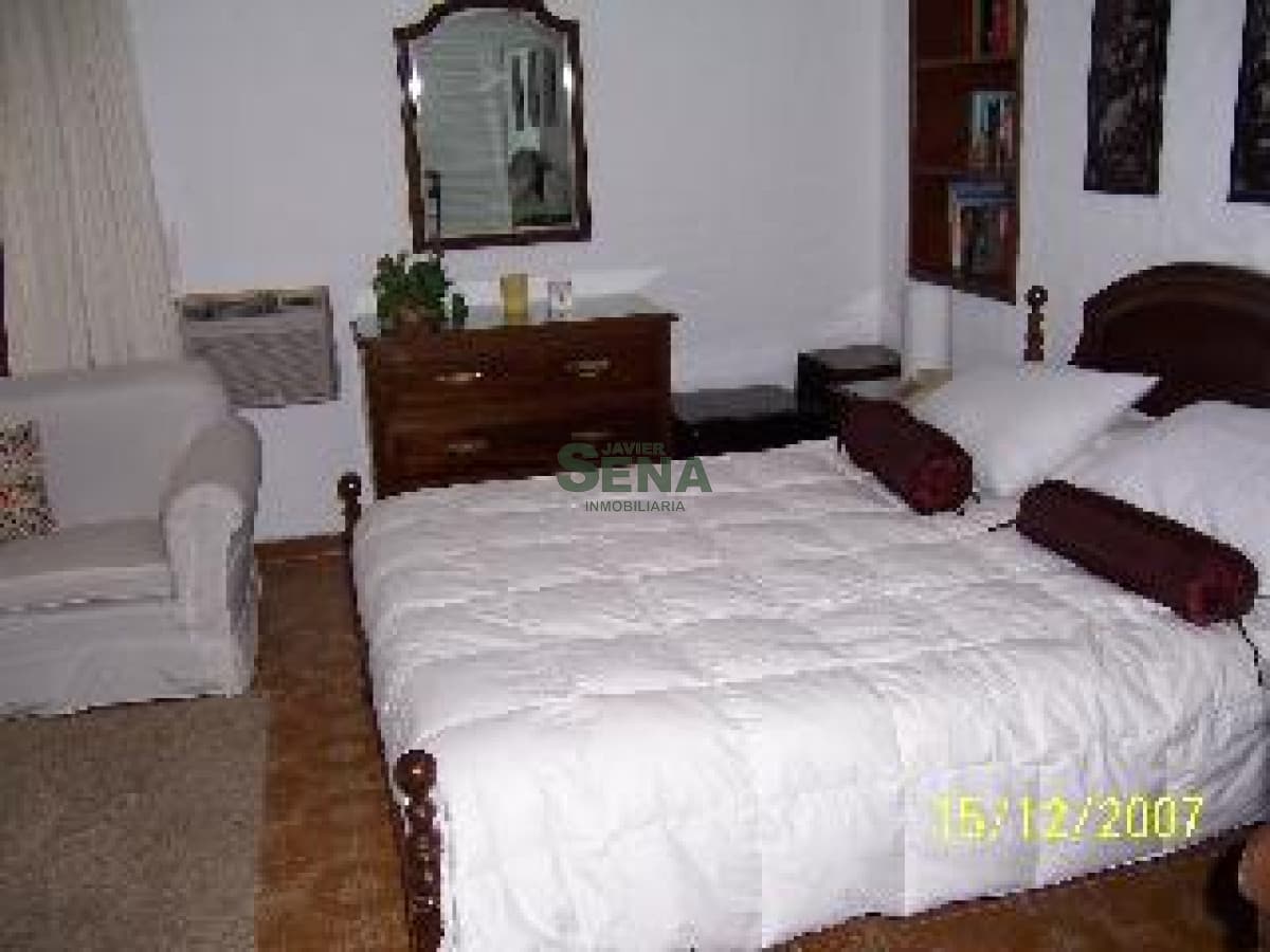 Venta y alquiler de casa en la Mansa, 5 dormitorios, 4 baños, 2 cuadras del mar.