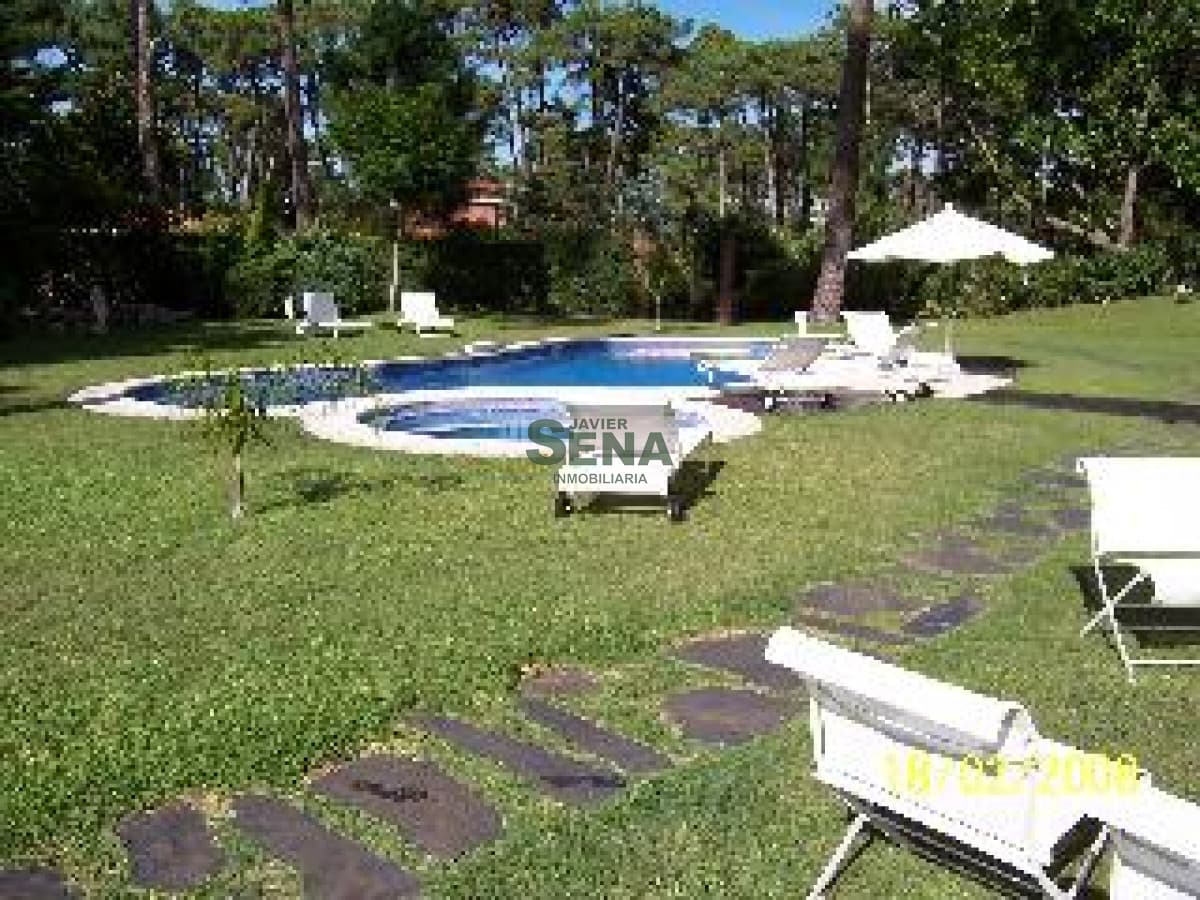Venta de casa en la Mansa, 3 dormitorio, 4 baños, servicio, piscina